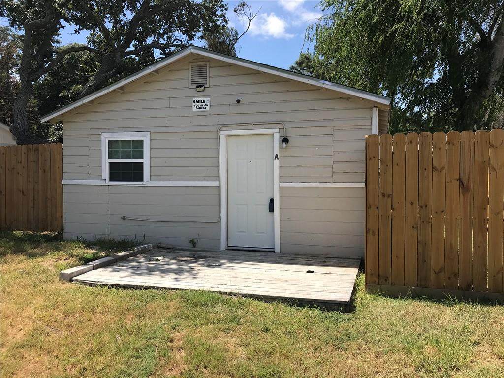 902 Lakeside Drive - Photo 1