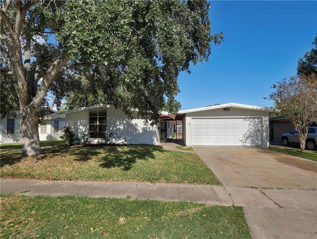 918 Dolphin Place - Photo 1