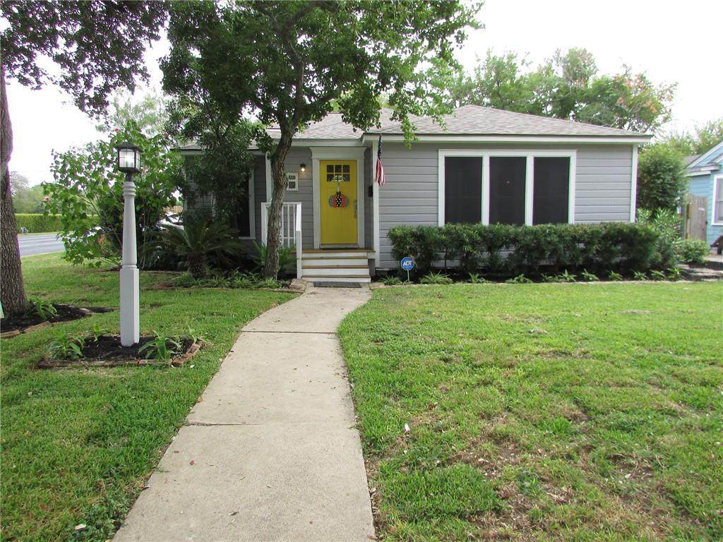 301 Camellia Drive - Photo 1