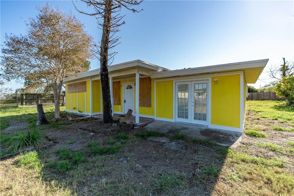 401 Claride Street - Photo 1