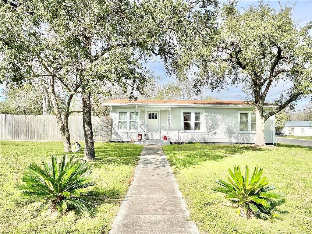 809 Hayes Street - Photo 1
