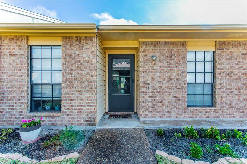 1818 Rodd Field - Photo 1