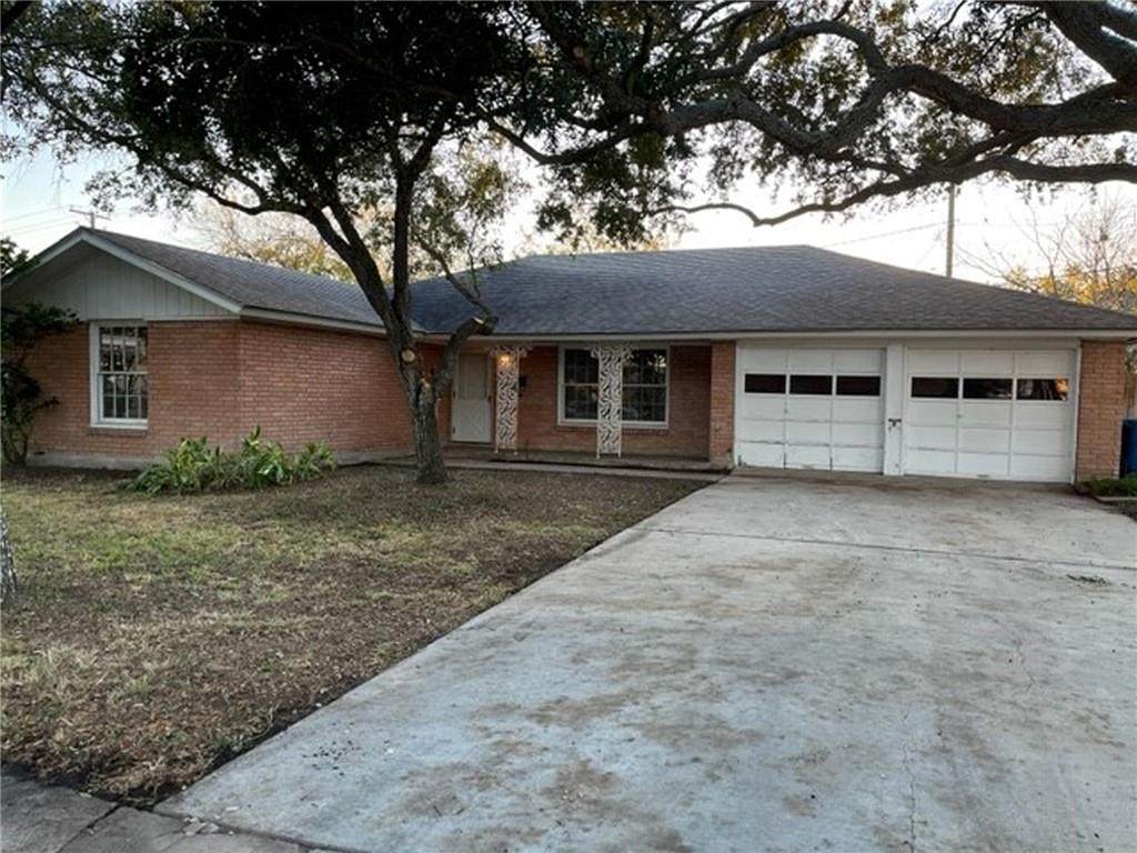 461 Montclair Drive - Photo 1