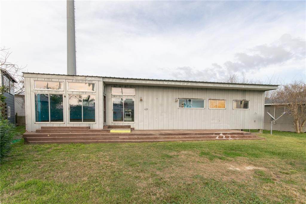 429 White Avenue - Photo 1