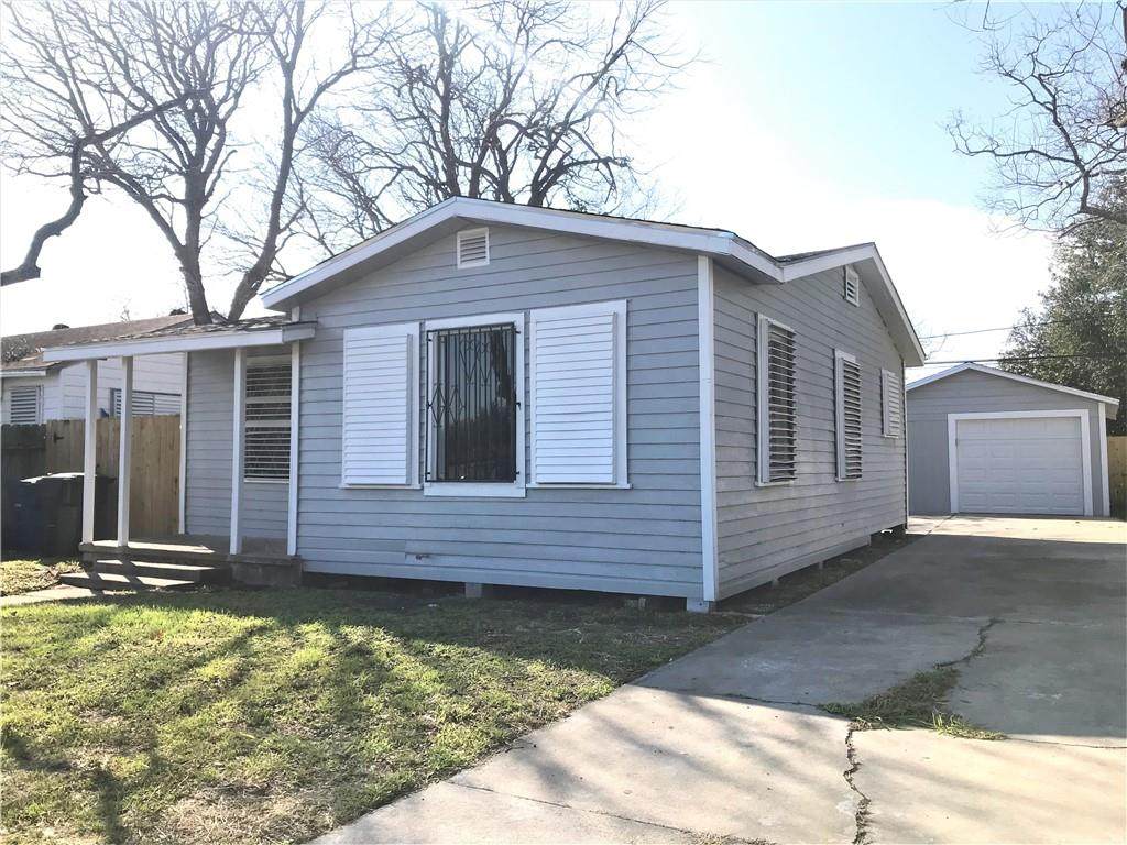 2125 Hudson Street - Photo 1