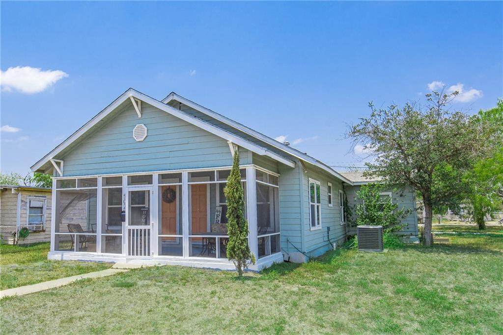 502 Avenue B - Photo 1