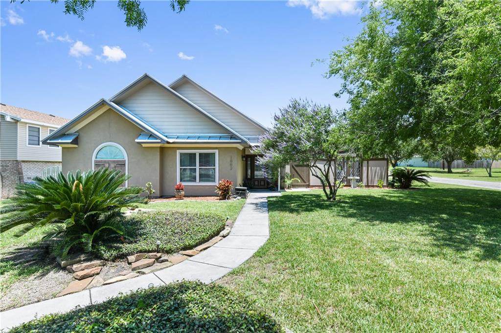 1002 Bayview Boulevard - Photo 1