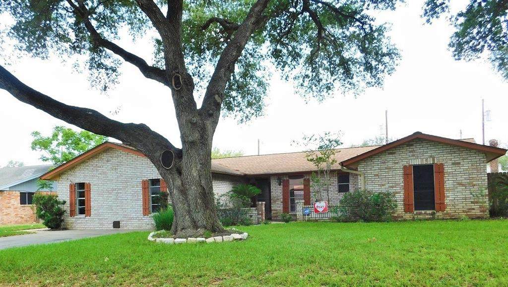 1205 Ebony Circle - Photo 1
