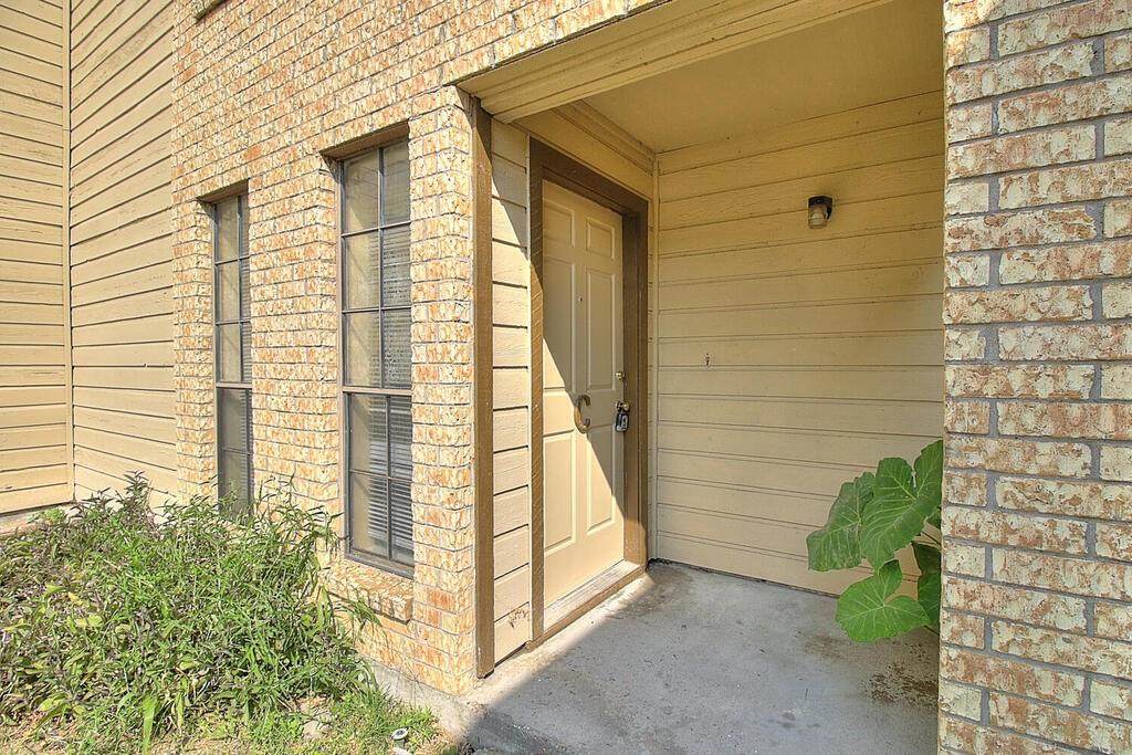 2314 Capitan Drive - Photo 1