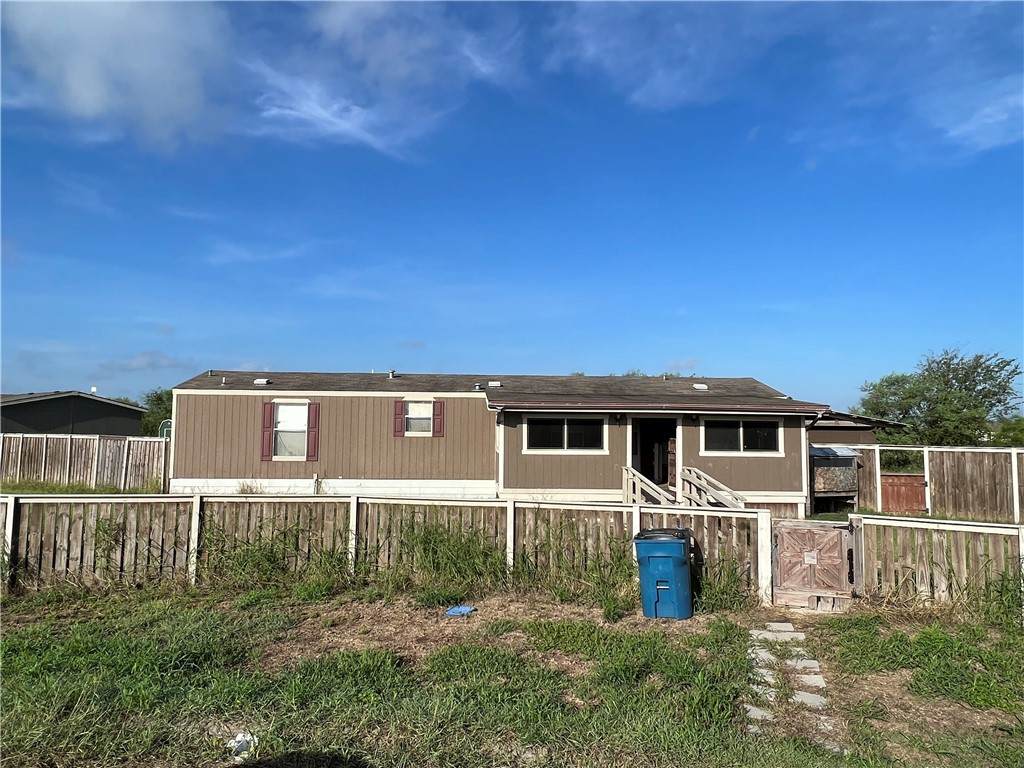 904 Casa Blanca Drive - Photo 1