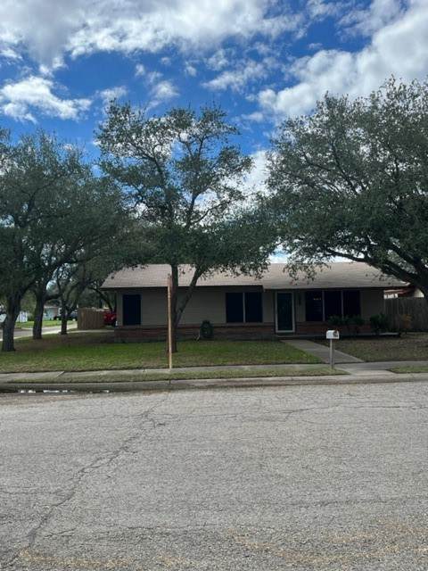 601 San Patricio Avenue - Photo 1