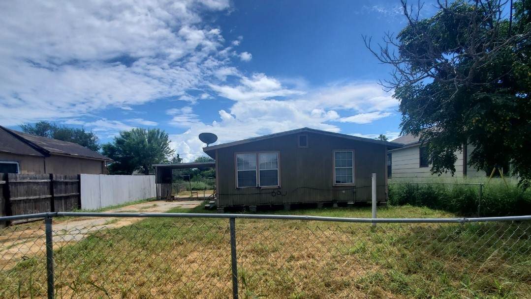 829 Ella Avenue - Photo 1