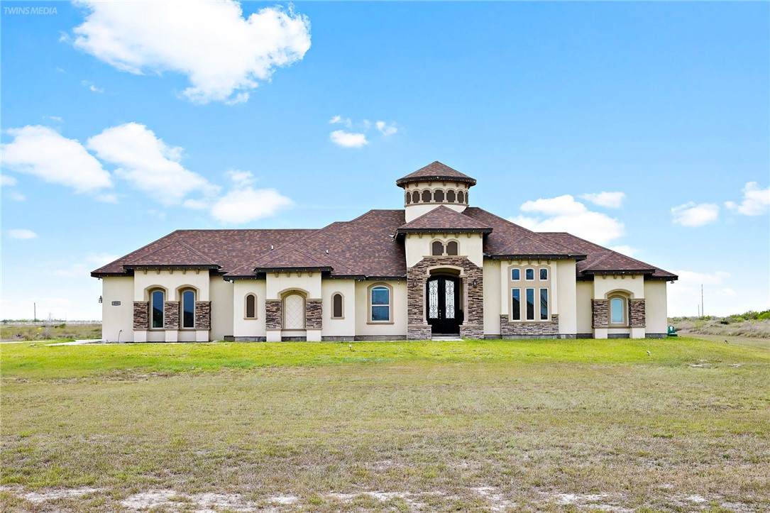 208 Sunrise Drive - Photo 1