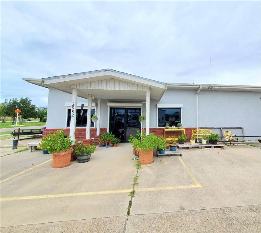 2552 4th Street - Photo 1