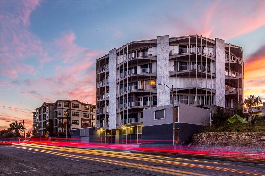 823 Water Street - Photo 1