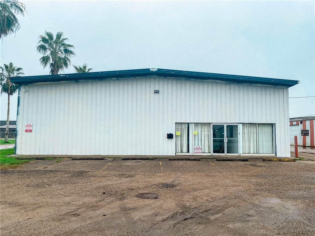 5325 Leopard Street - Photo 1