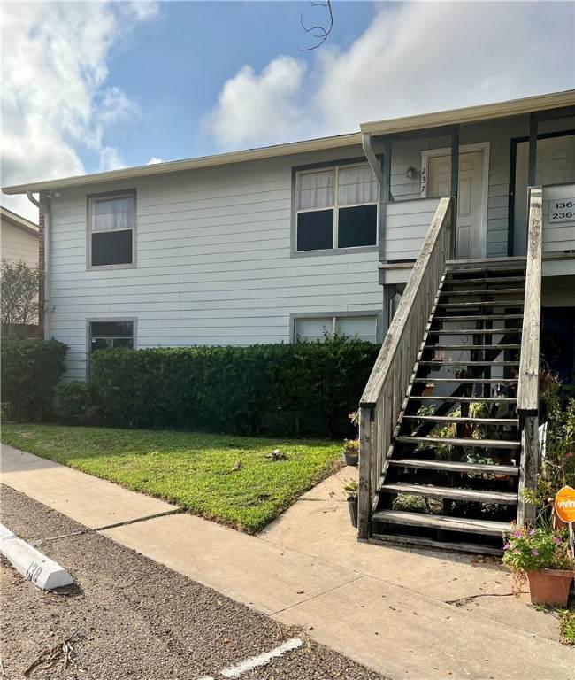 1011 Ennis Joslin - Photo 1