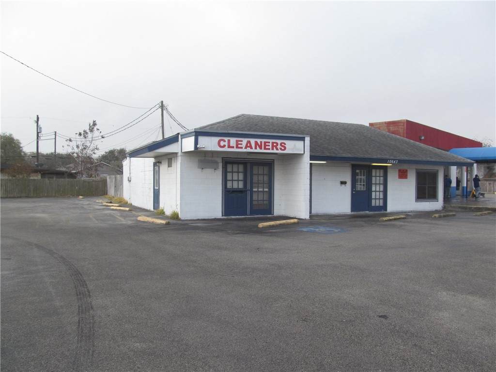 10643 Leopard Street - Photo 1