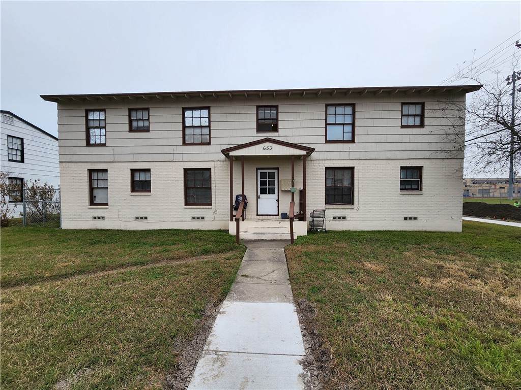 653 Robinson Street - Photo 1