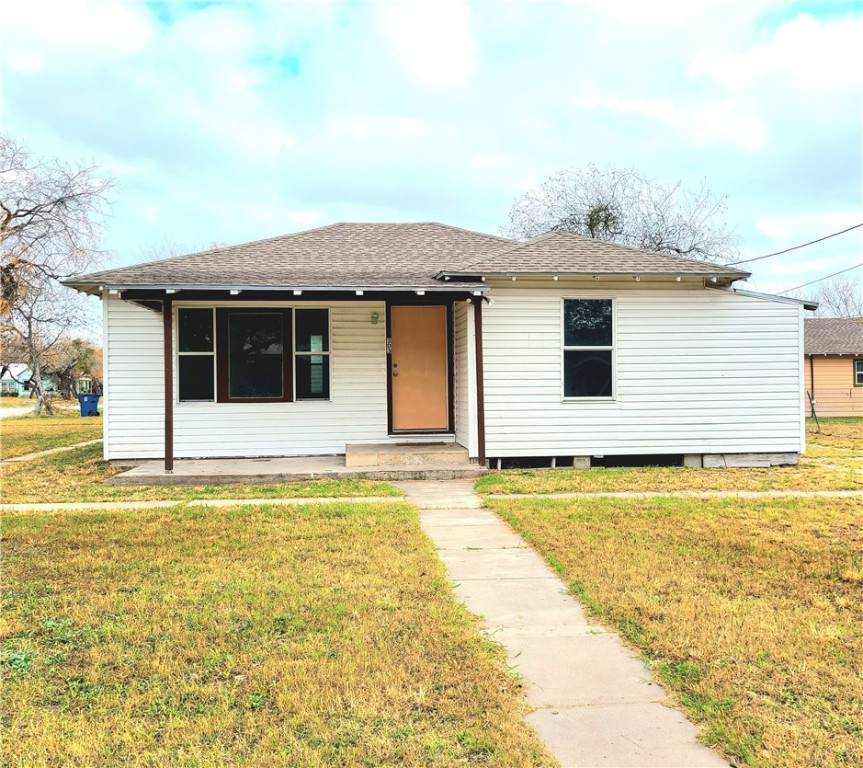 303 Hackberry Street - Photo 1