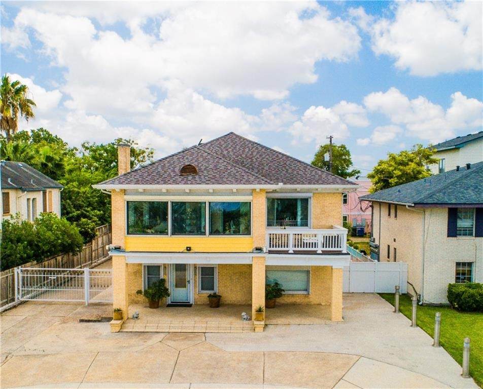 1605 Ocean Drive - Photo 1