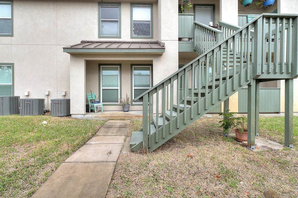 302 Saint Andrews Street - Photo 1