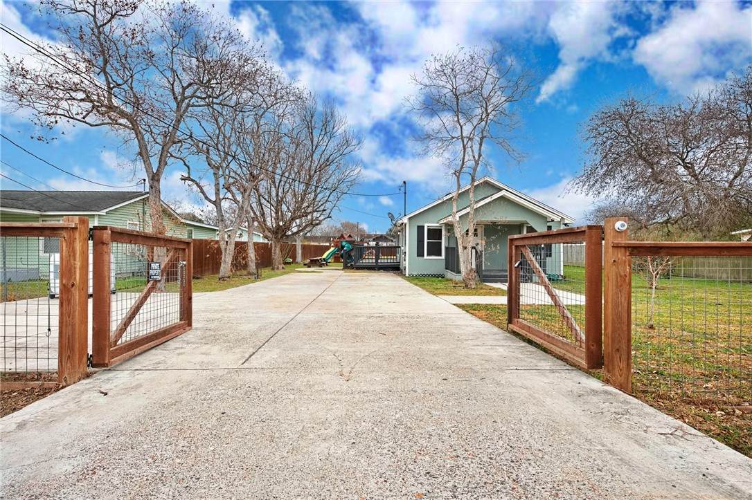 2733 Robby Street - Photo 1