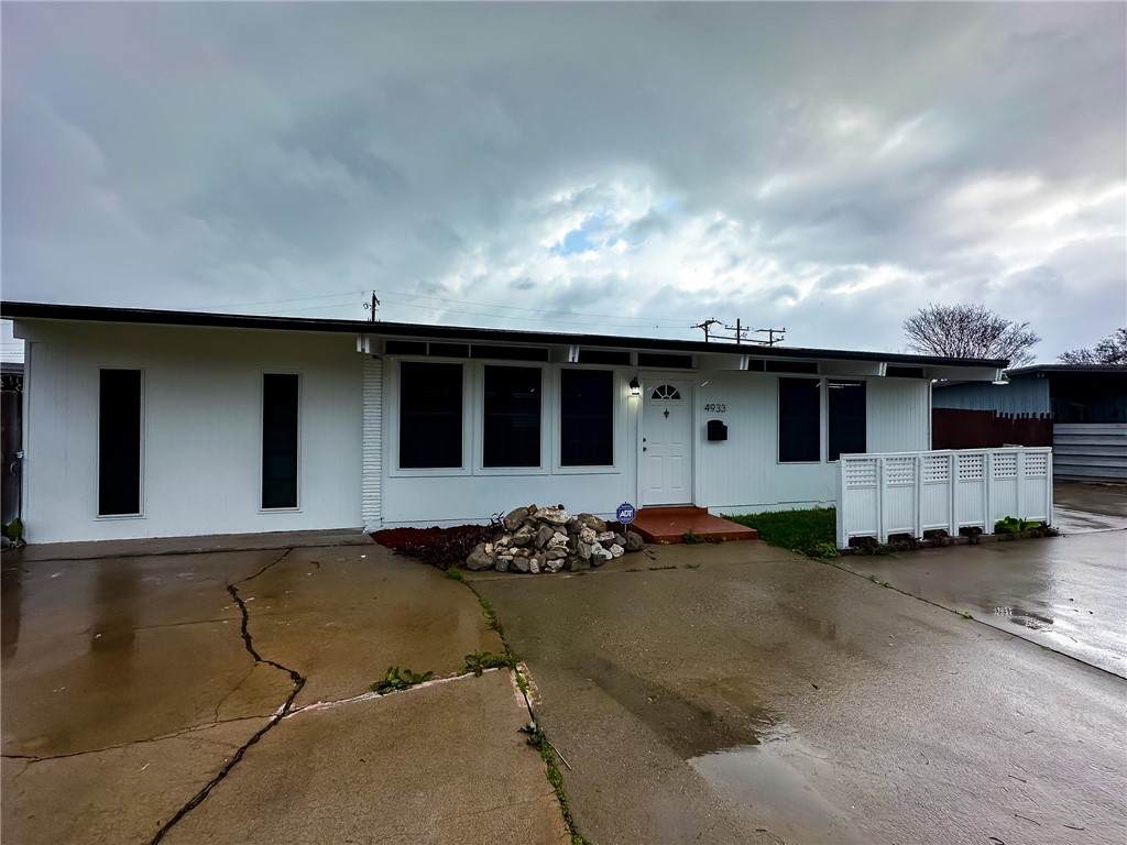 4933 Mable Street - Photo 1