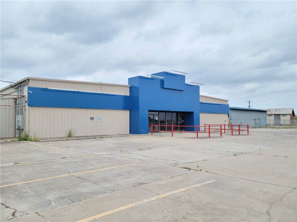 117 Martin Luther Boulevard - Photo 1