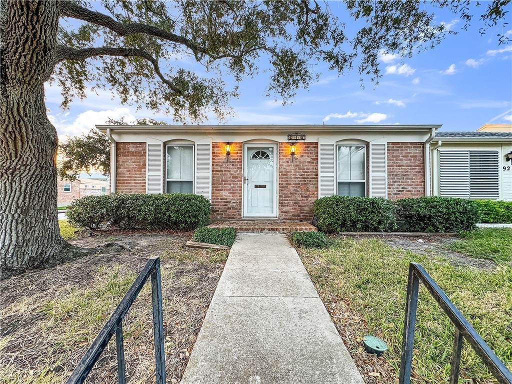 91 Townhouse Lane - Photo 1