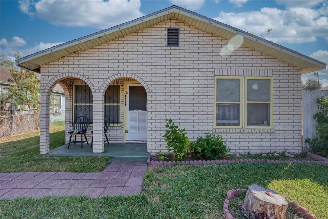 940 Dolores Street - Photo 1