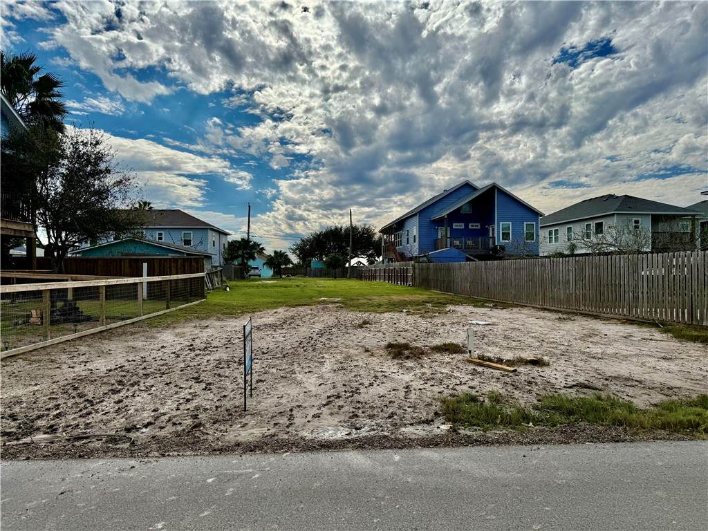 113 Las Palmas Drive - Photo 1