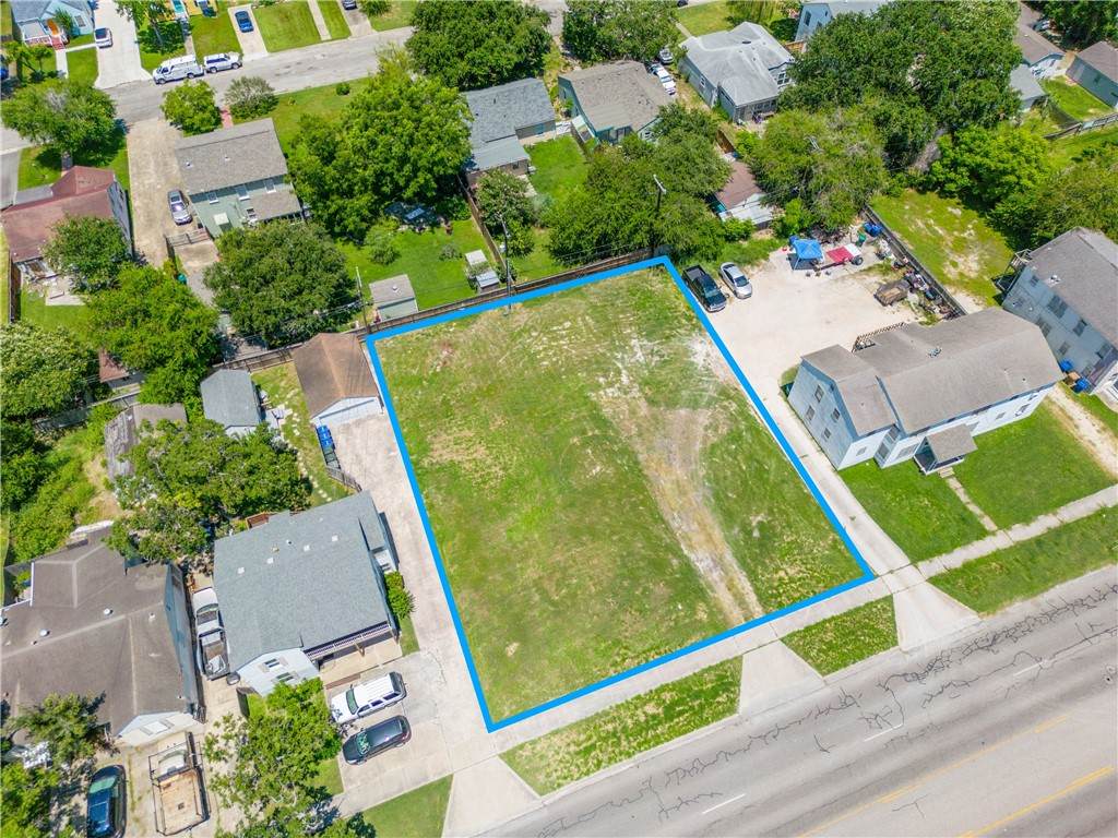 2816 Alameda Street - Photo 1