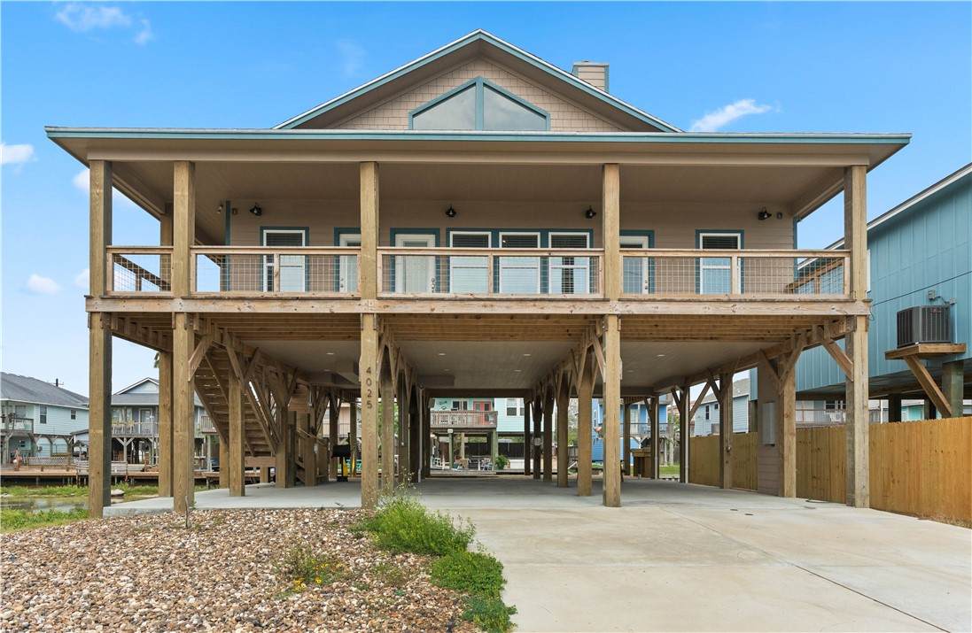 4025 Summit Drive - Photo 1