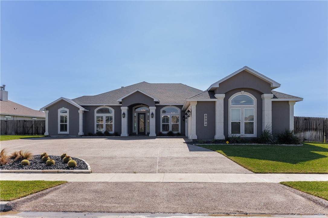 2534 Pacific View - Photo 1