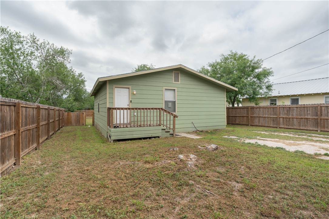 504 Sarah Street - Photo 1