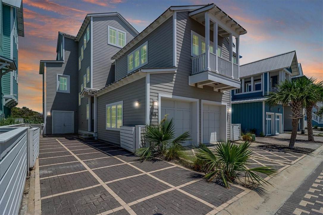 648 Kings Crown - Photo 1