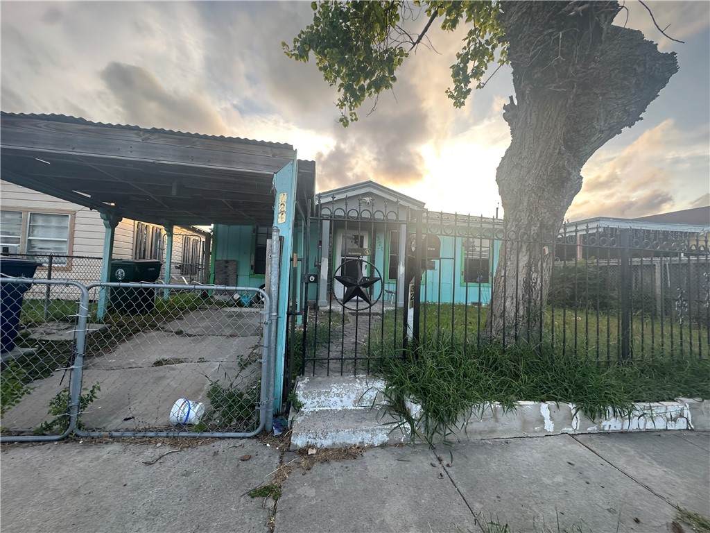 321 Cortez Street - Photo 1