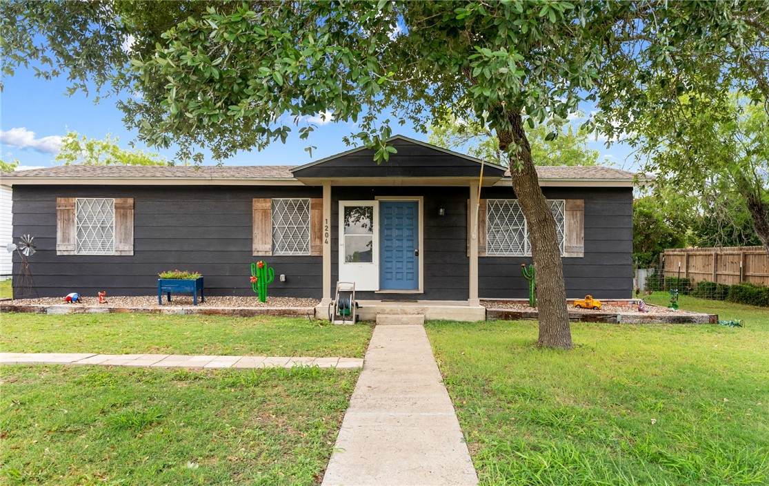 1204 Fannin Street - Photo 1