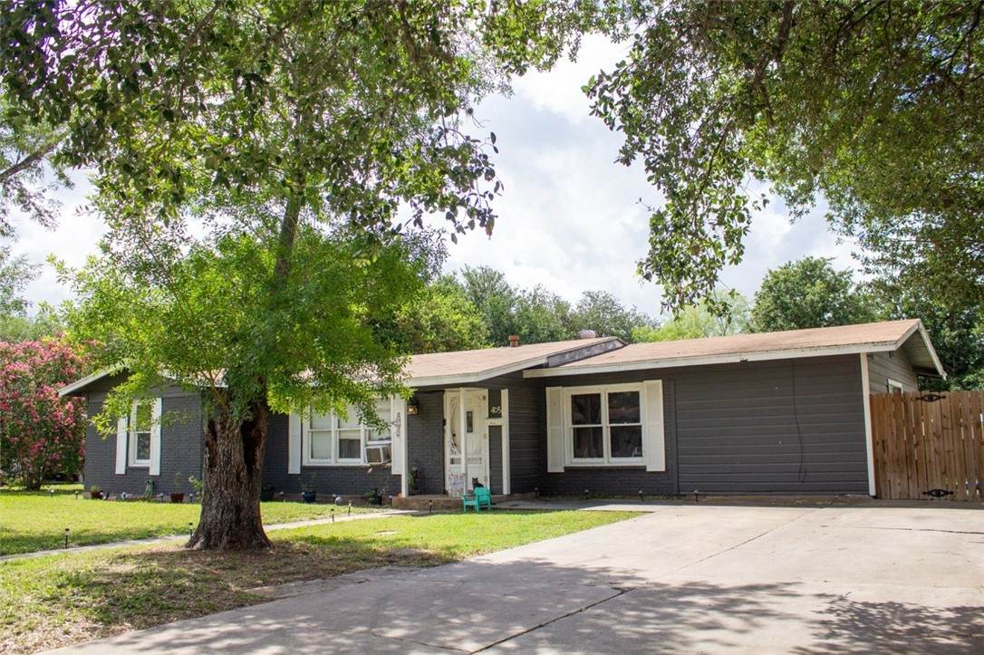 405 Walton Street - Photo 1