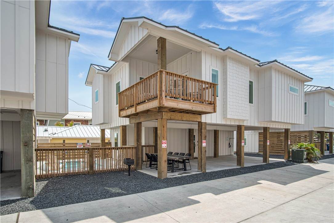 520 Twelfth Street - Photo 1