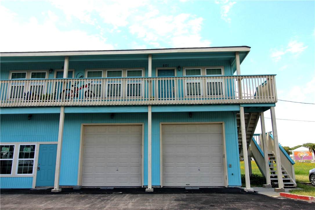 1809 Hillcrest - Photo 1