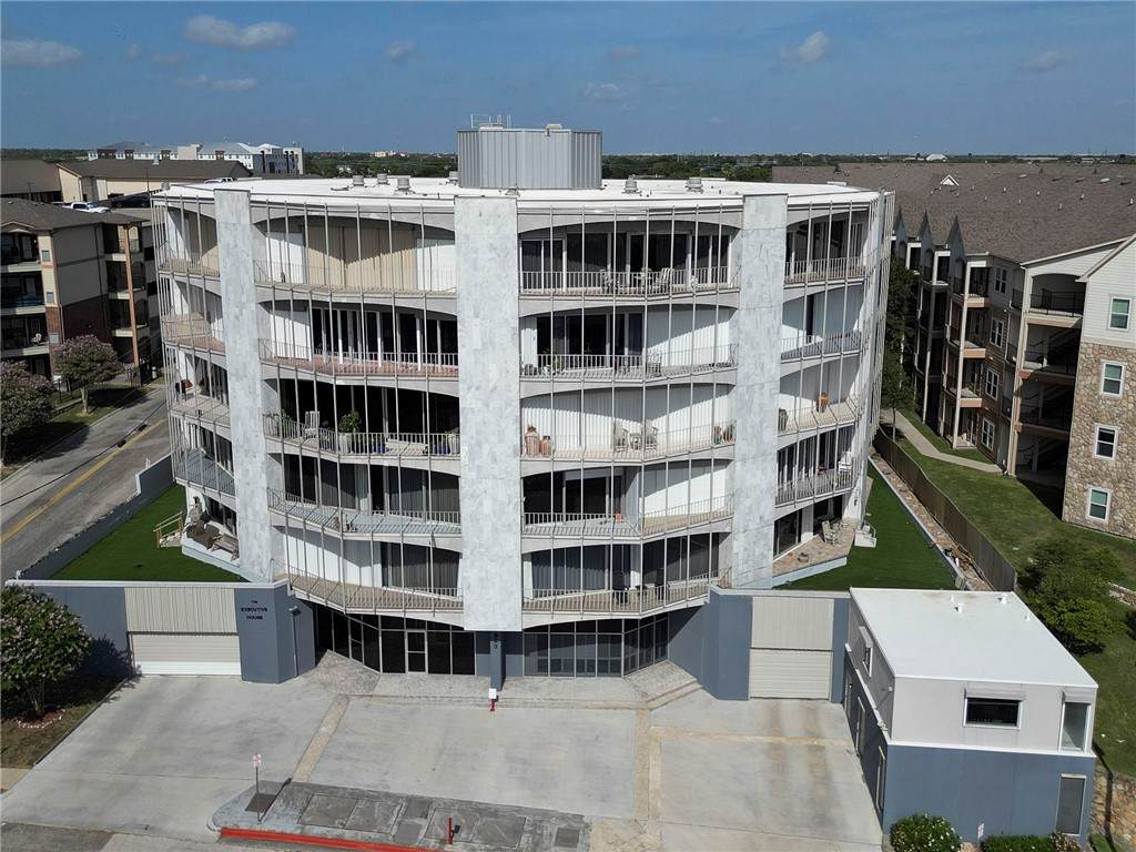 823 Water Street - Photo 1