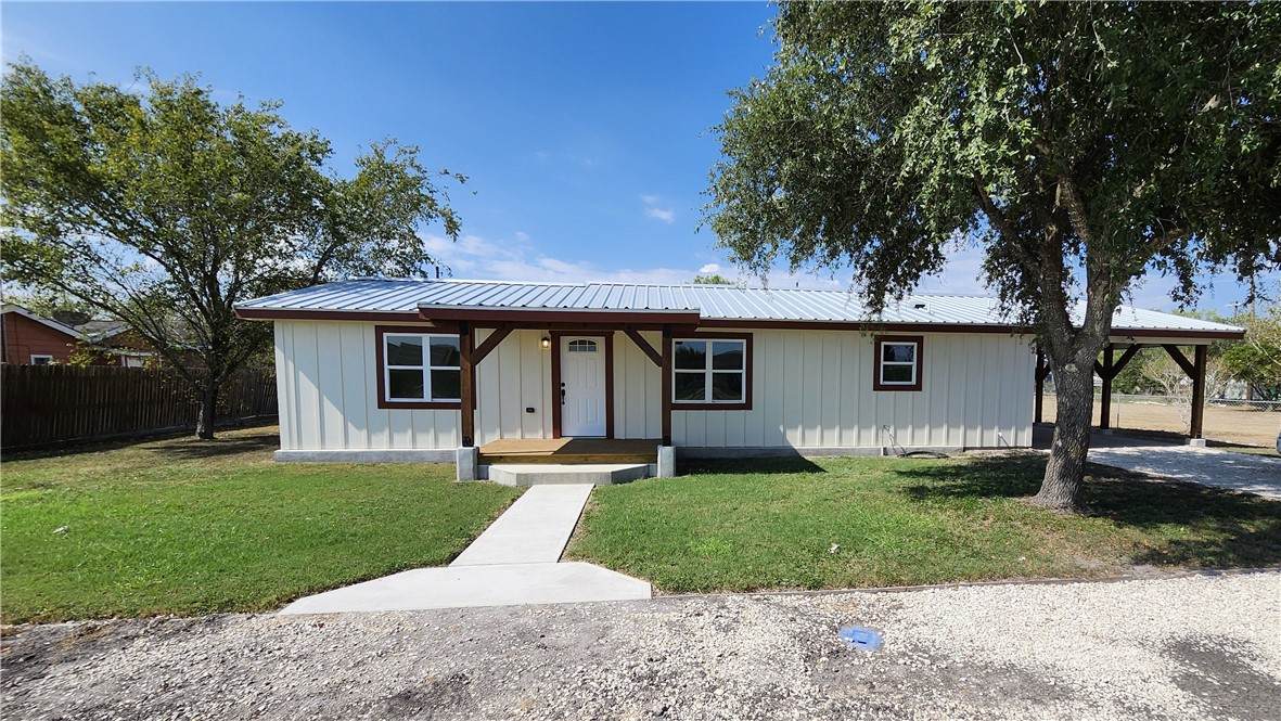 305 Soyars Avenue - Photo 1