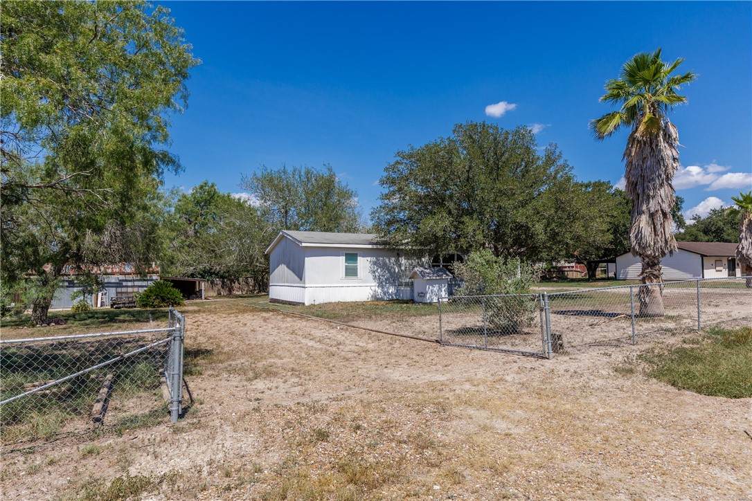 104 Island Drive - Photo 1