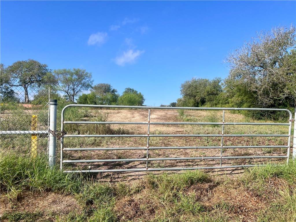 4609 Sharpsburg - Photo 1