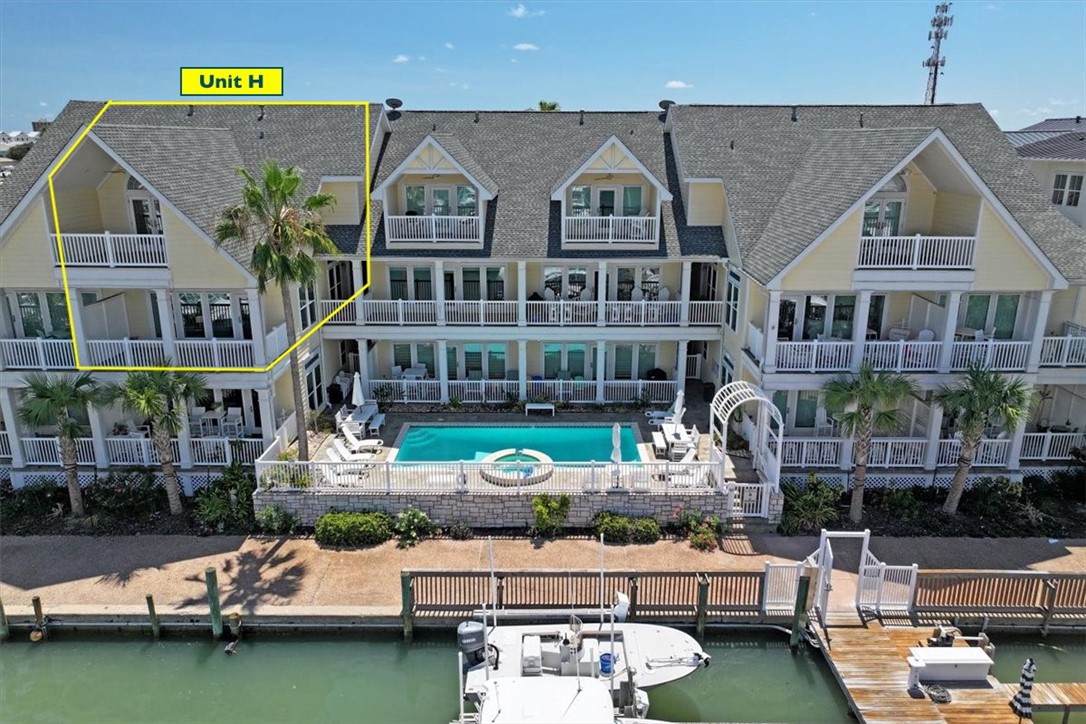 116 Cotter Avenue - Photo 1