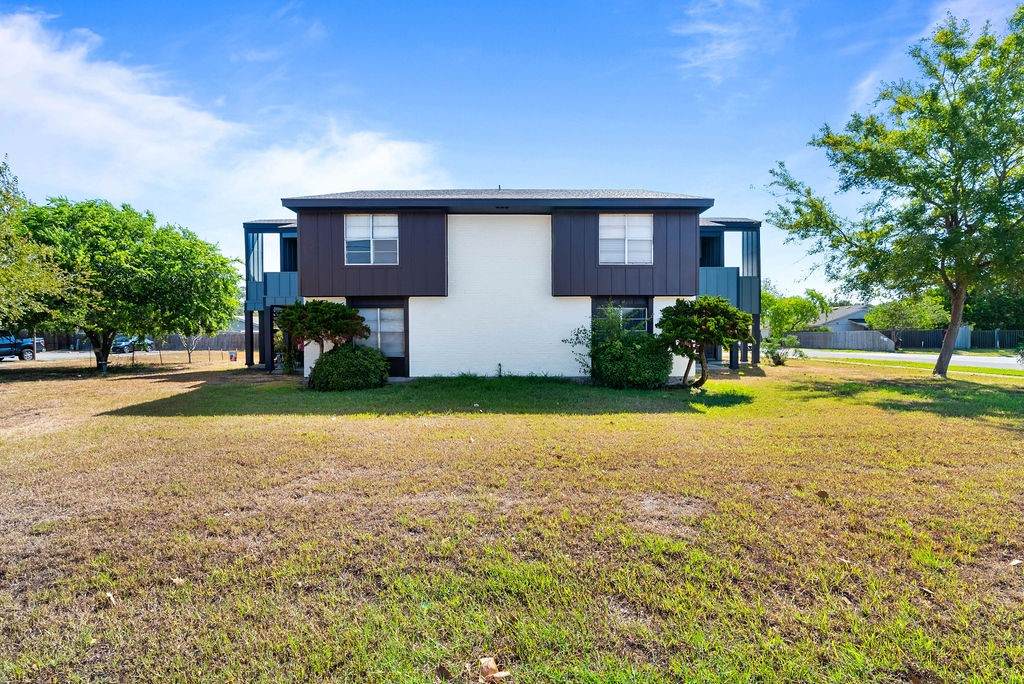 1410 Moore Avenue - Photo 1