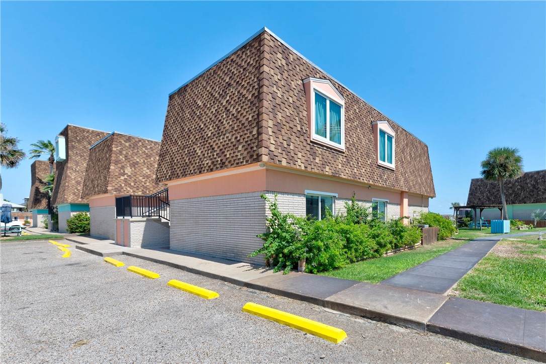 700 Island Retreat - Photo 1