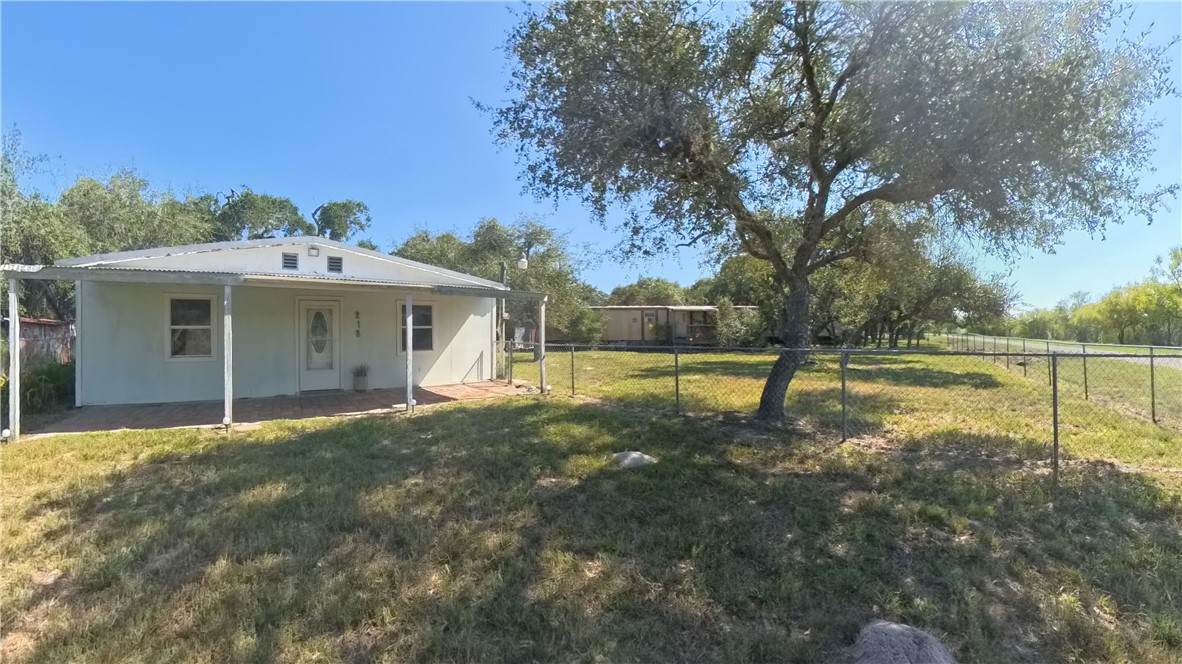 219 Lakeview Drive - Photo 1